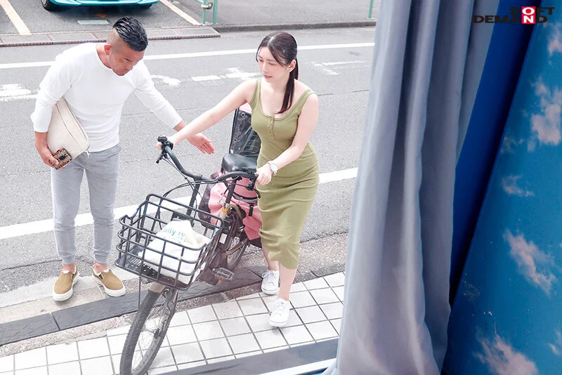冒頭〜10分｜乗車・声掛けパート：日常衣装の情報量を染み込ませる導線