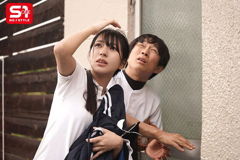 あらすじとシチュエーション:雨で帰れず二人きり→濡れ透け→優しいケアの流れ